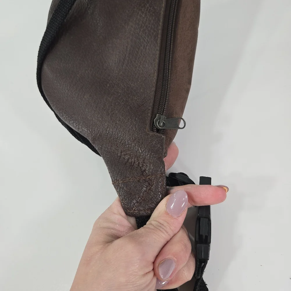 vintage brown fanny pack - Picture 10 of 11